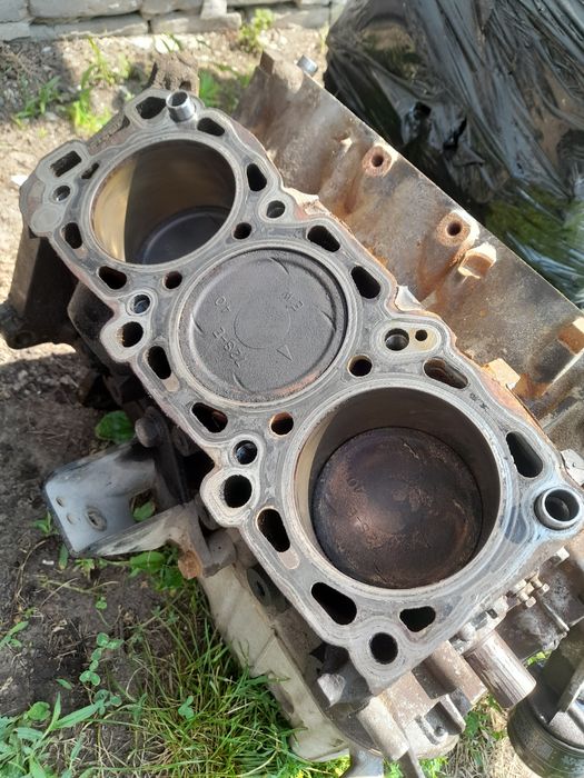 Блок двигателя Пенёк для Митсубиси Паджеро Спорт 1