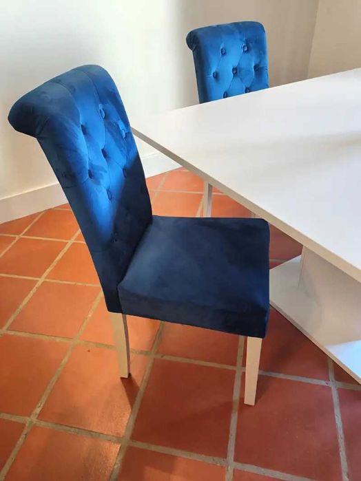 Conjunto mesa e 4 cadeiras sala de estar