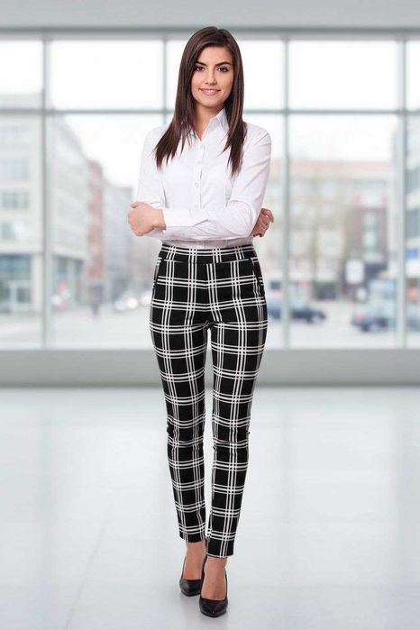 Стильные укороченные черно-белые брюки в клетку TU, р. S/М