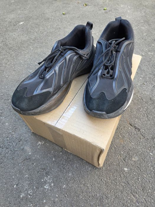 Продам кросівки Adidas Ozrah 43розмір