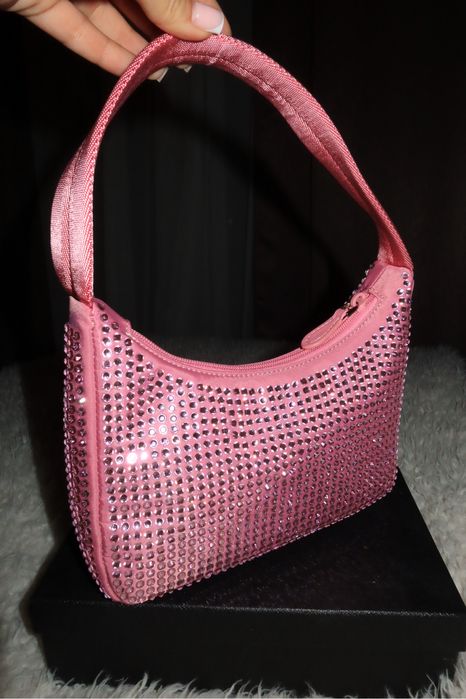 Сумка Prada Re-Edition 2000