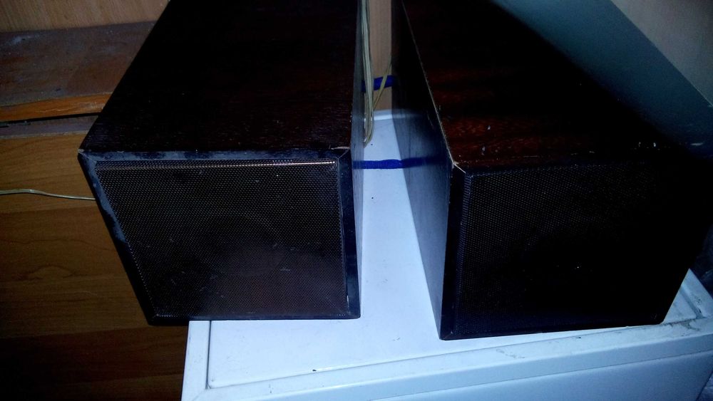 акустична система аудіо колонки