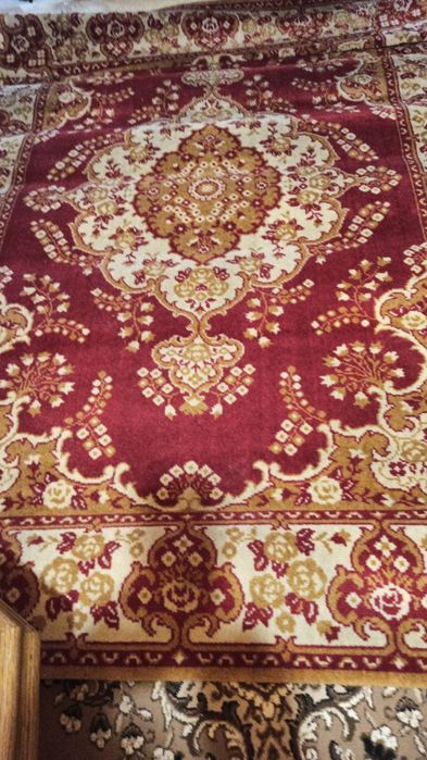 продам килими  б/в гарний стан 2/3