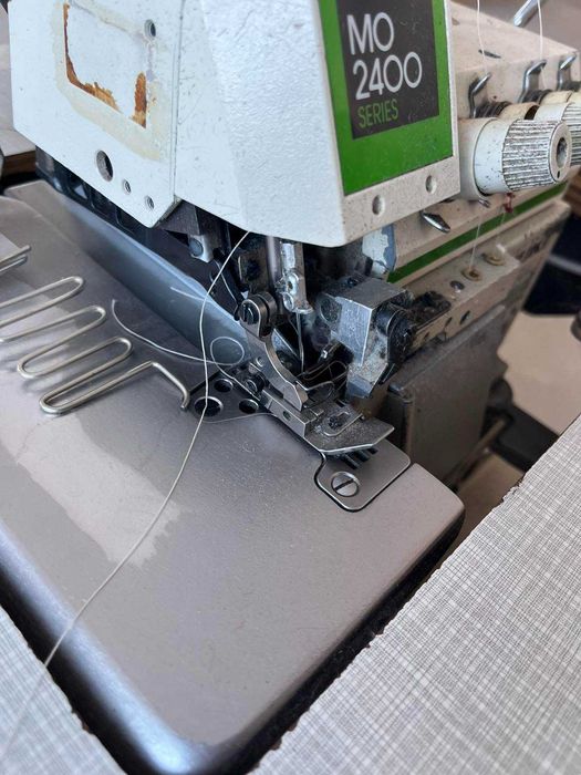 Промисловий оверлок Juki серії MO-2400