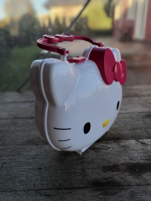 Torebka kuferek Hello Kitty dla małej modelki