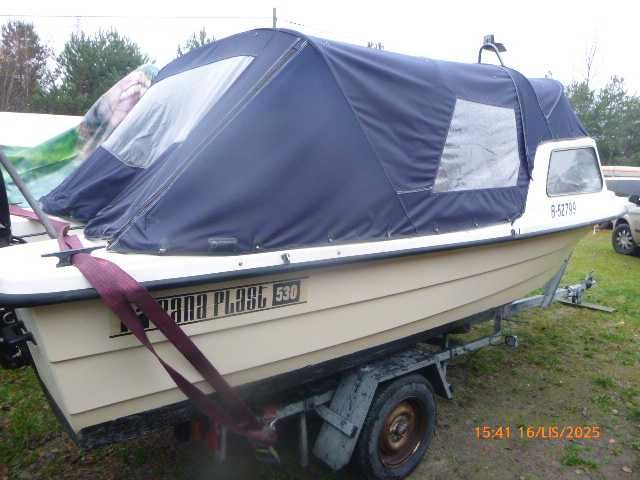 Łódka wędkarska / opt . silnik Suzuki 50 HP  lub 15  / 9,9 HP