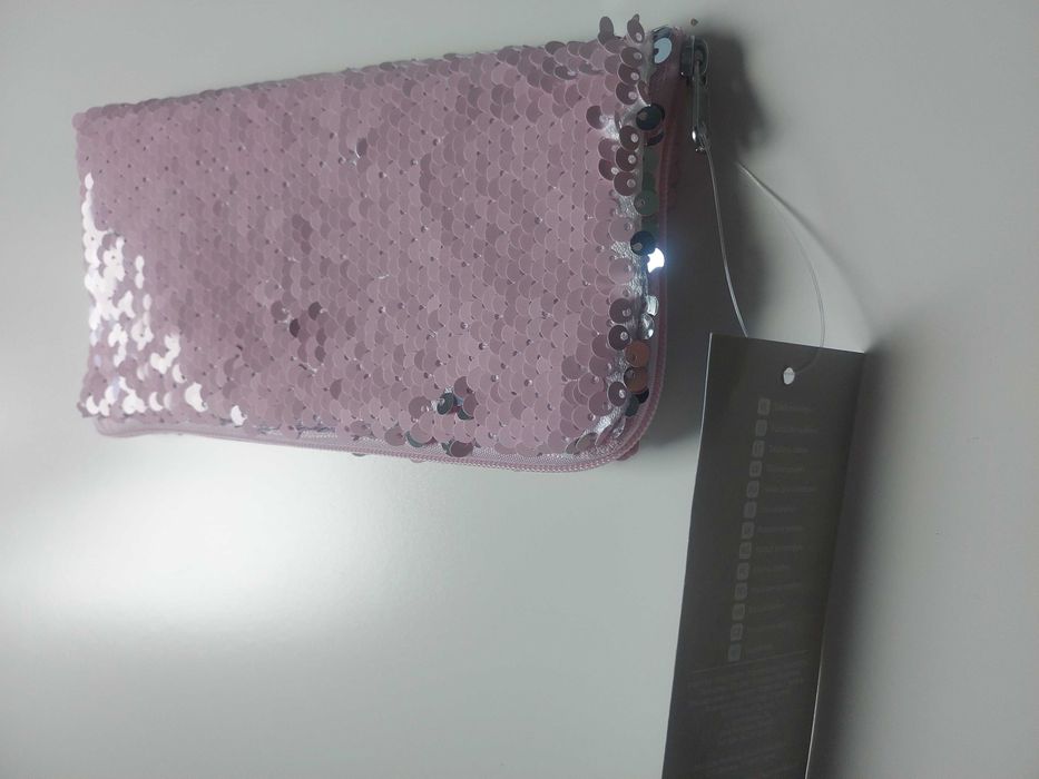 Etui na telefon różowe cekiny