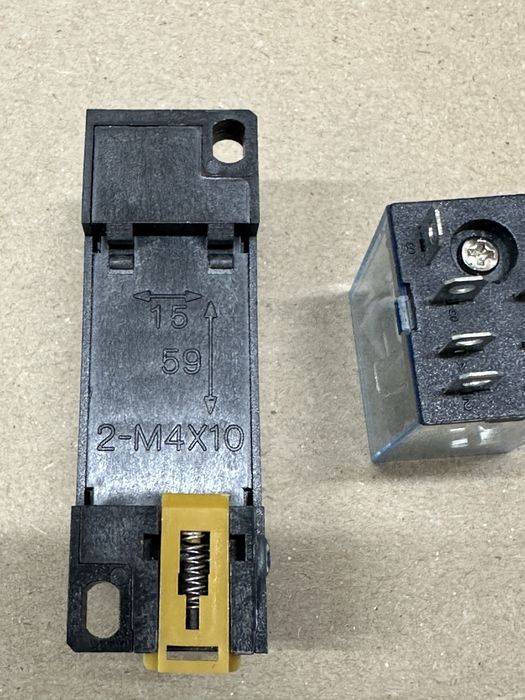 Реле 12в 8 контактів 12V 10A 8pin (2 open 2 close) 13F-LY2NJ-12VDC