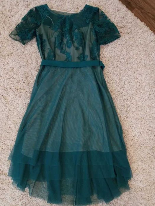 Продам жіноче нарядне зелене плаття 40 розмір