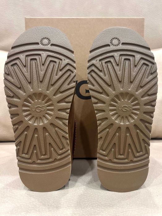 UGG Tazz Plataforma Botas / Pantufas