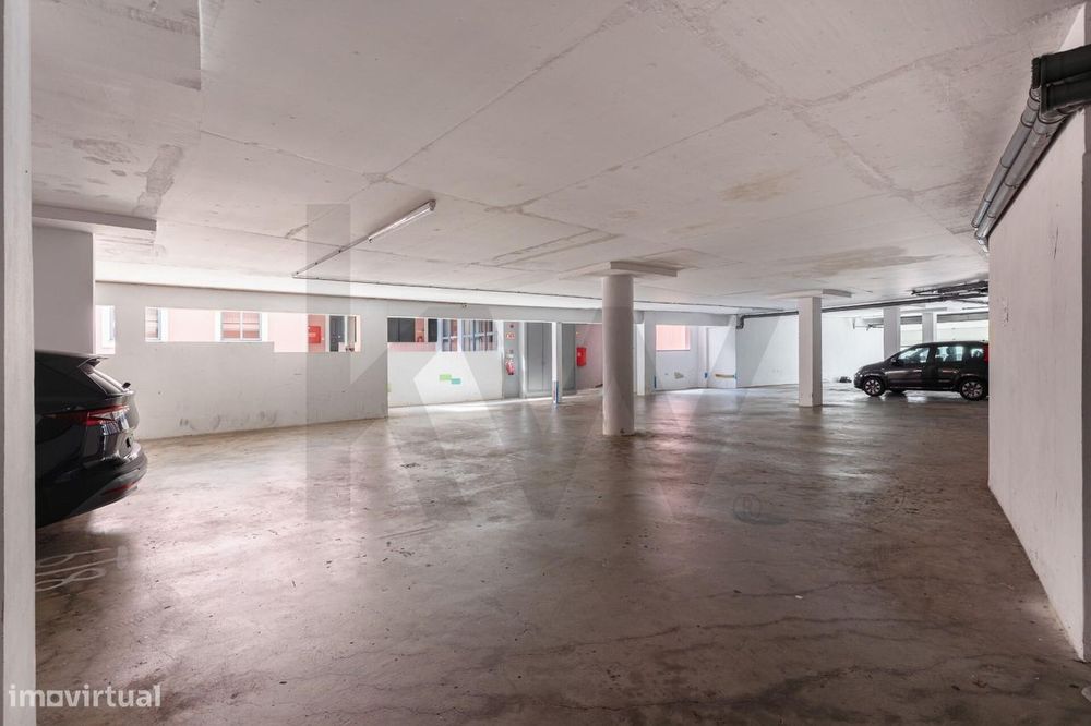 Loja com 341m2 no centro do Funchal na Rua da Carreira e Rua do Surdo