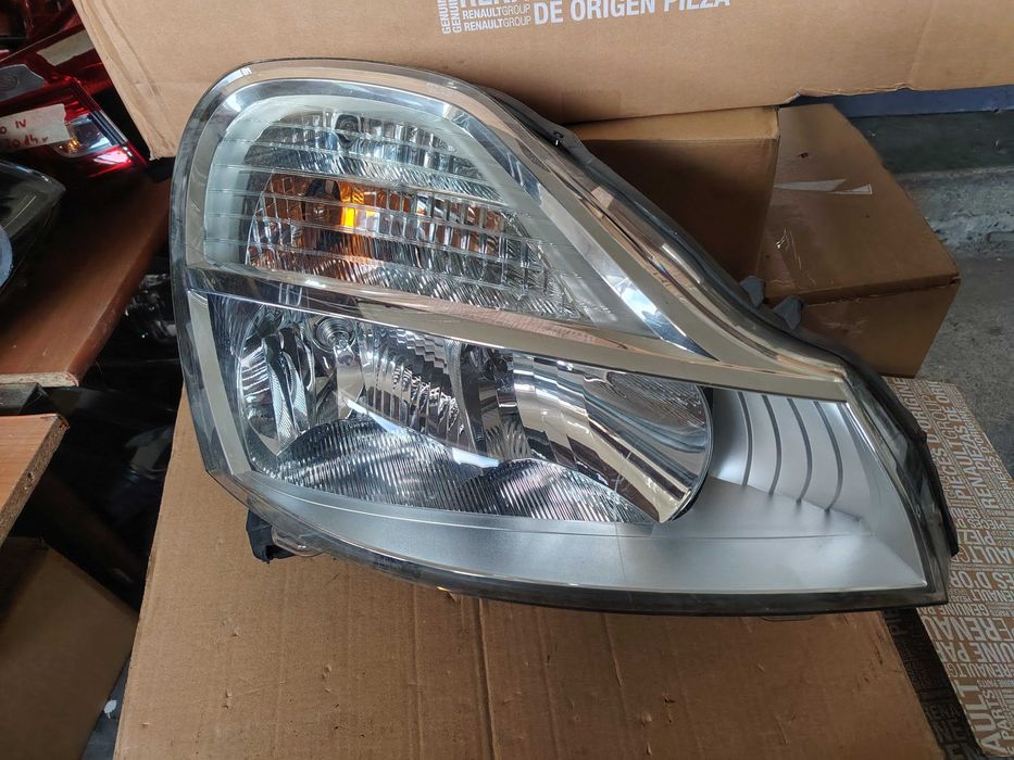 Sprzedam do renault modus lift lampa prawa