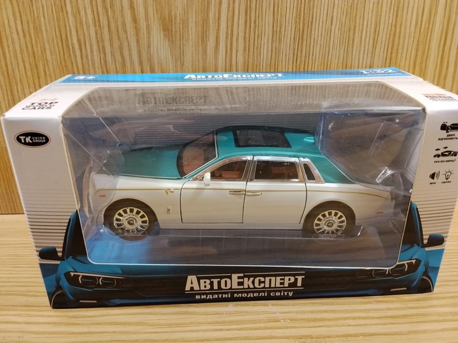 Модель авто Rolls-Royce phantom 1:32 автоэксперт Металл,свет,звук,инер