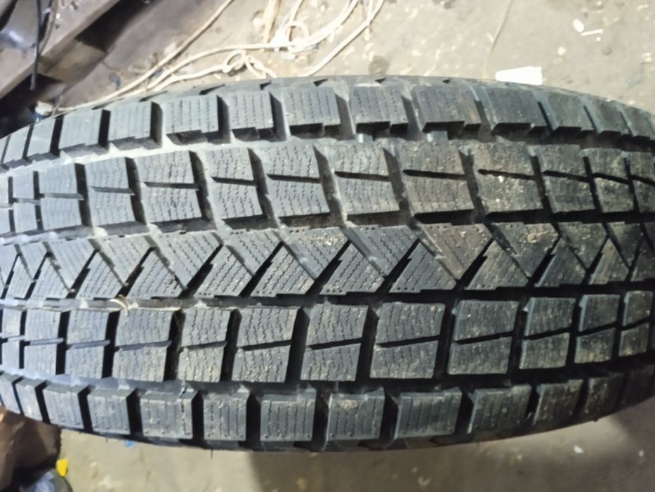 Б/у зимняя резина 265/65/17 комплект