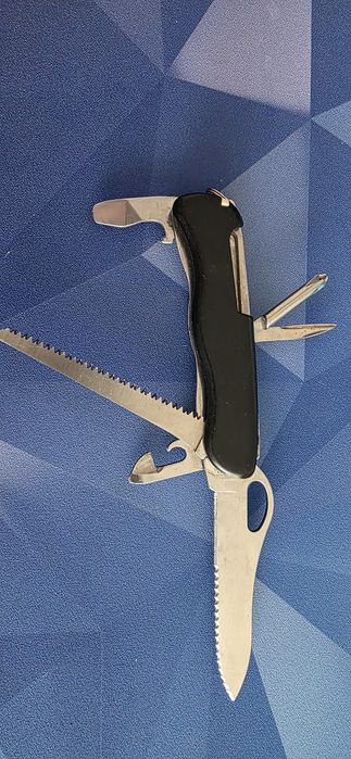 Victorinox Trailmaster One Hand Black uzywany