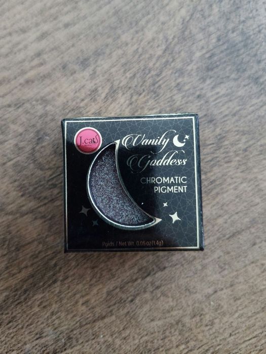 Chromatyczny pigment Vanity Goddes 105 Molten Magic J.Cat Beauty