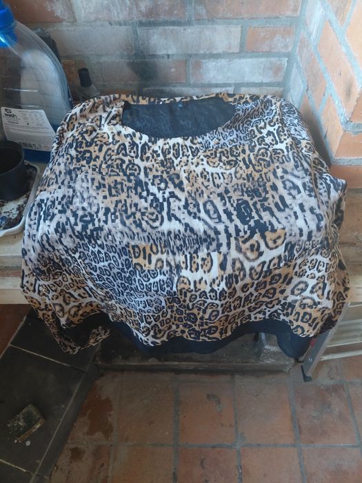 Camisola XXL DE tigreza em muito bom estado geral  3€ Apenas