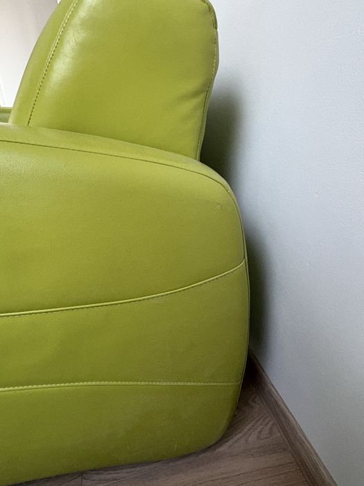 Zielona sofa