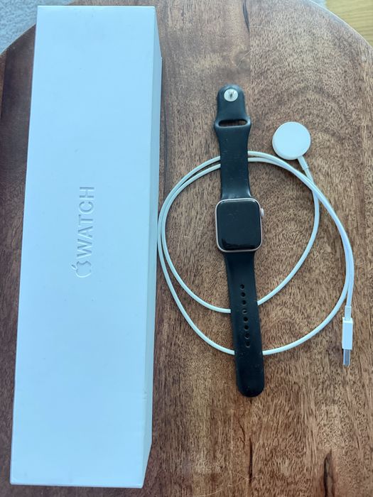 Apple Watch Series 5 dourado