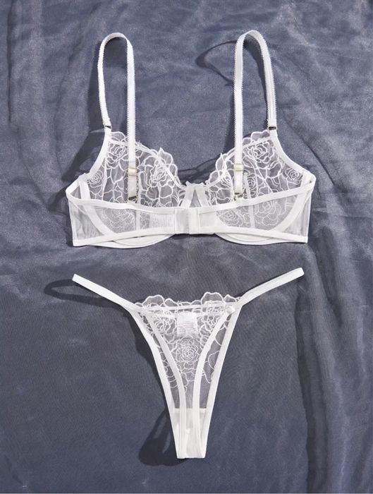 Комплект жіночої нижньої білизни