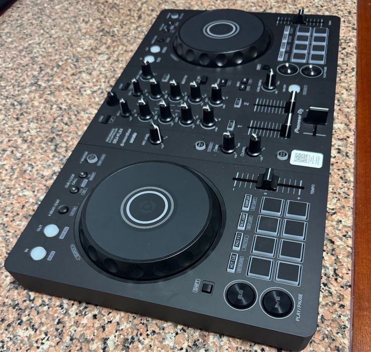 Vendo Pioneer DDJ-FLX4 nova com mala!