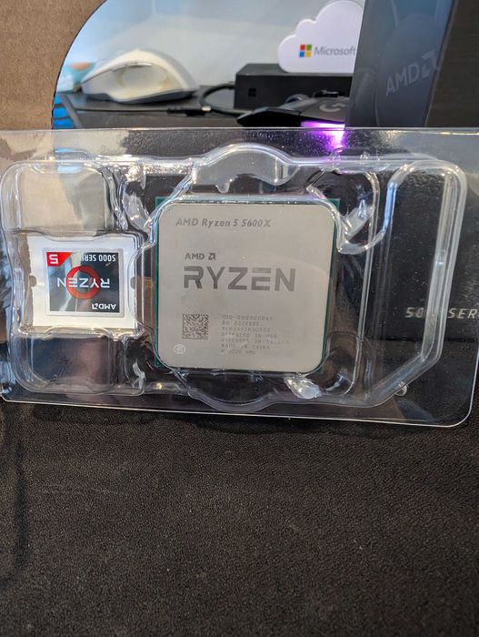AMD Ryzen 5 5600x (Caixa Original e Cooler Stock)