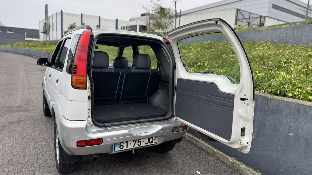Daihatsu terios 1.3 4WD com avaria