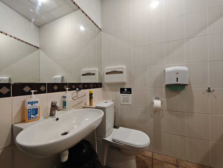 Продаж приміщення з окремим входом вул.Велика Житомирська 29-Б