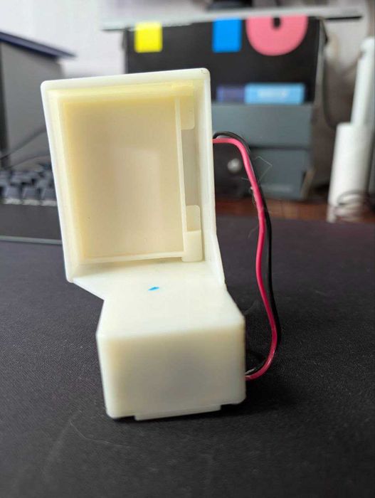 Шторка, демпфер C00672448 P2 12V DC,  Indesit (488000672448)