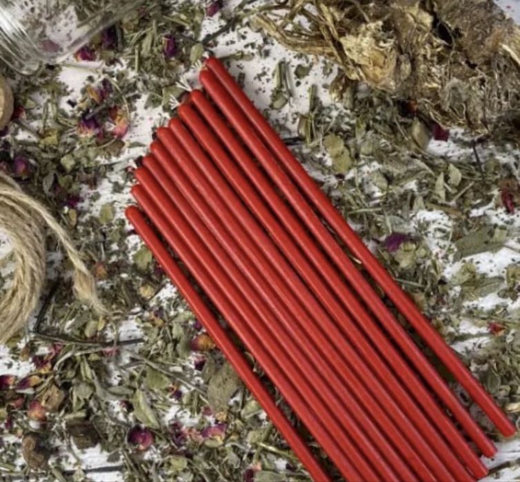 Свечи из пчелиного воска — яркие, аккуратные и ароматные.