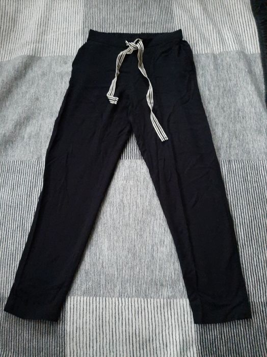 Spodnie materiałowe Mango