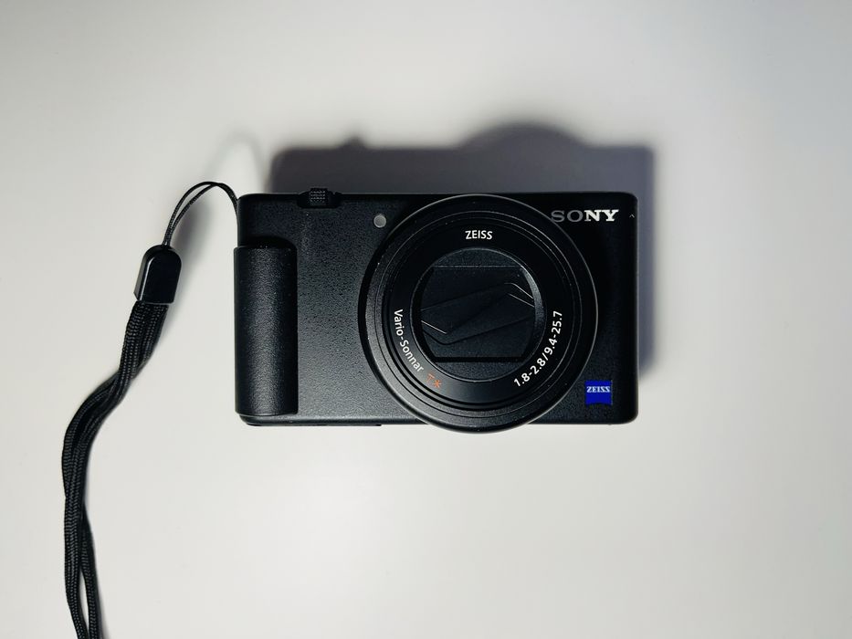 Компактна камера Sony ZV-1