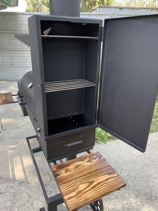 Мангал с коптильней