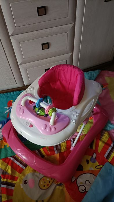 Продам ходунки для девочек. Bambi.