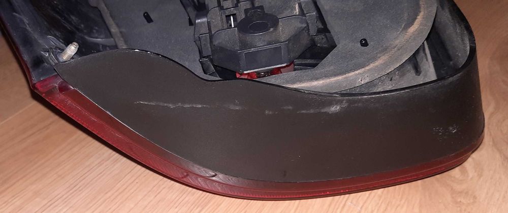 Lampa lewa tyl golf IV