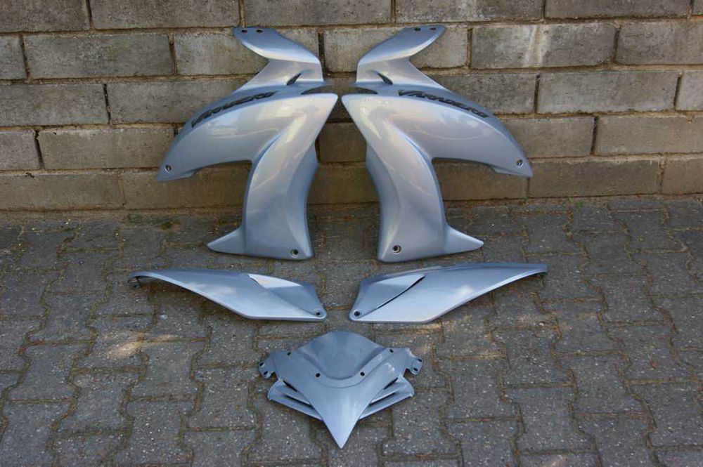 Honda Varadero 125 - Lampa przednia + inne częśći