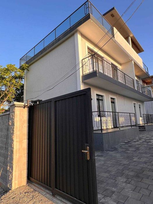 Продається таунхаус в клубному комплексі  15 хвилин від Батумі,Грузія