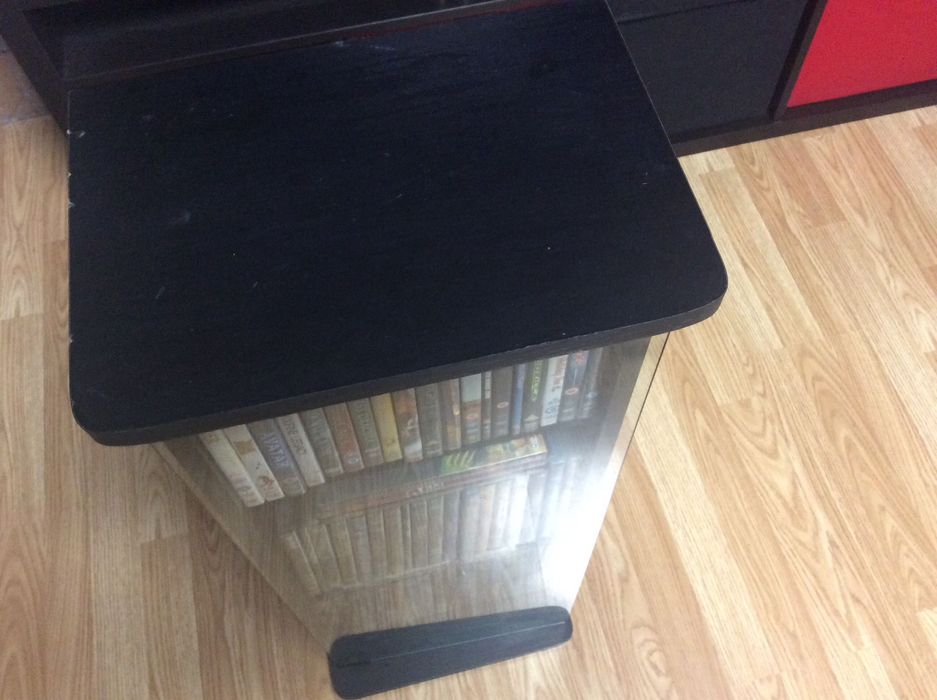 Armário de armazenamento de DVD com porta de vidro