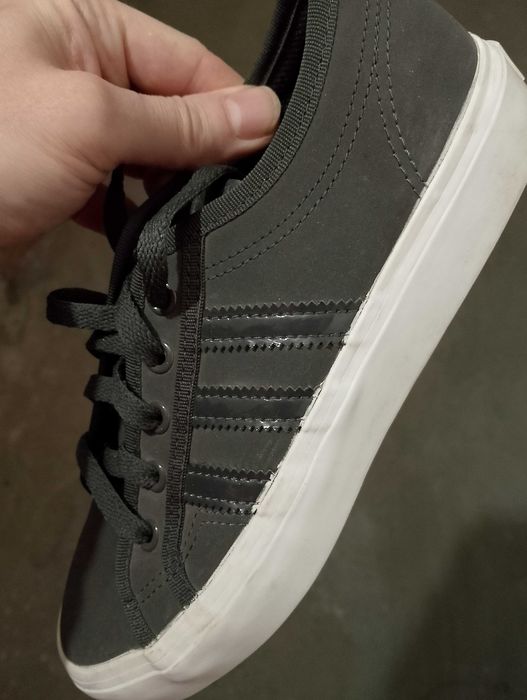 ADIDAS. Buty damskie.