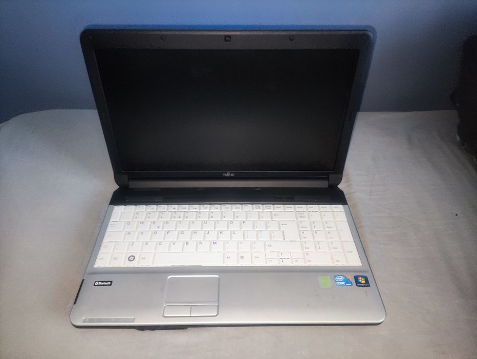 Laptop Fujitsu Lifebook + części: płyta główna, RAM, HDD, DVD, zasilac