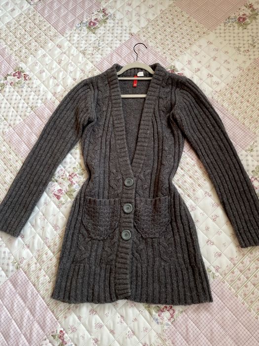 Szary dłuższy kardigan narzutka S 36 H&M wełna moher na guziki