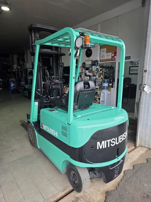 Empilhador Mitsubishi 2.5T Elétrico