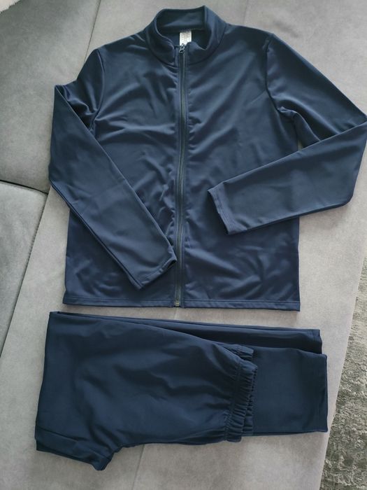 Dres sportowy 151-160 Decathlon