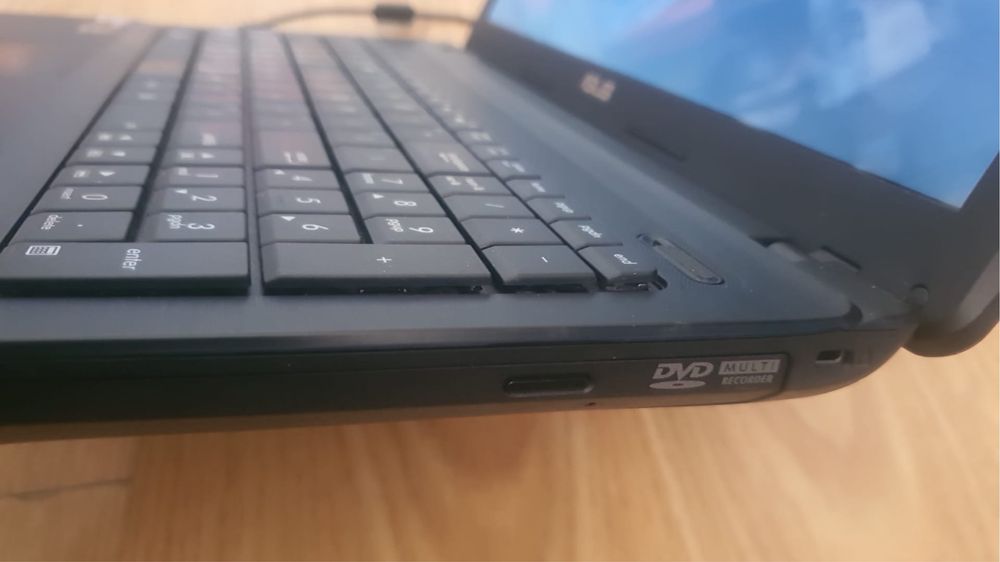 Portátil ASUS Intel Core i3 – 4GB RAM / 500GB HDD / Windows 10
