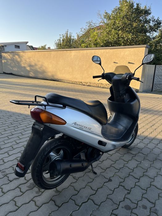 Скутер Suzuki Adress 110