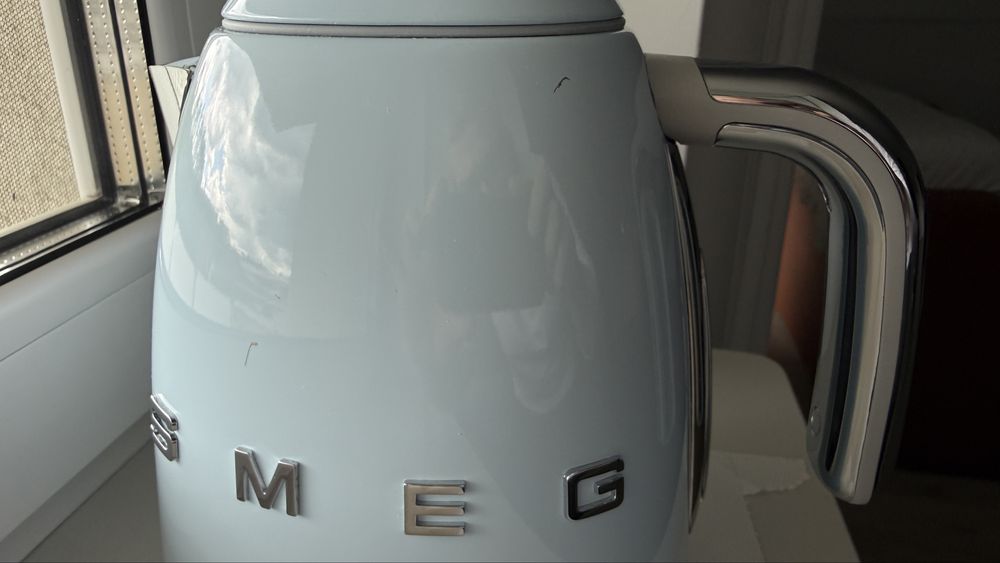 Nowy czajnik SMEG