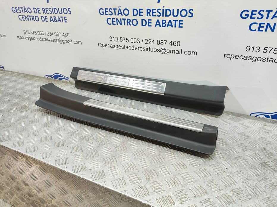 Soleiras Porta Embaladeiras Original Mazda MX 5 NC NE5168710 NE5168720