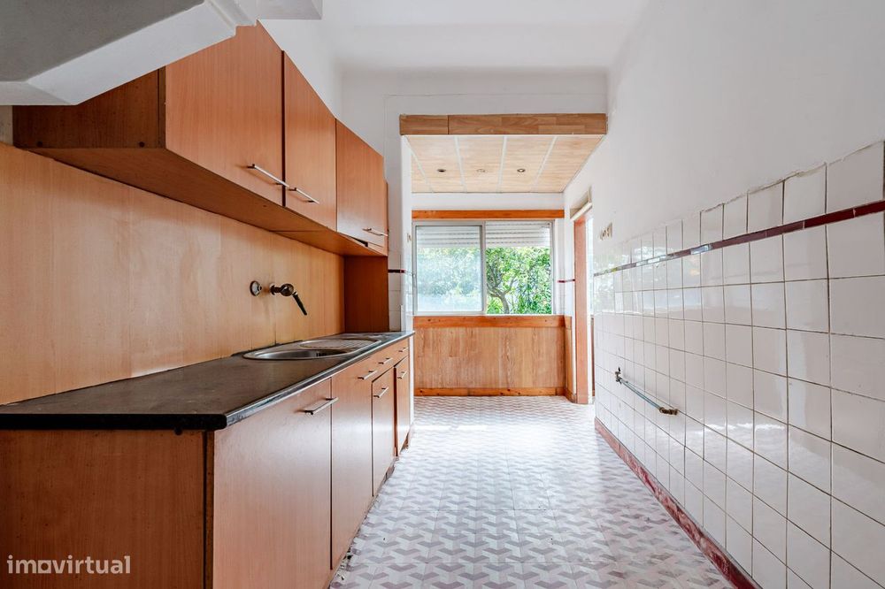 Apartamento T2 à venda na Rua General Humberto Delgado