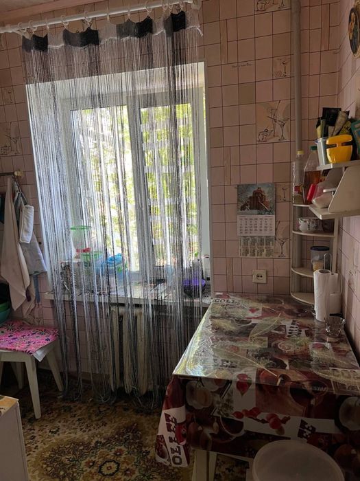 3 - х комнатная квартира на длительный срок. Район Центрального рынка ...