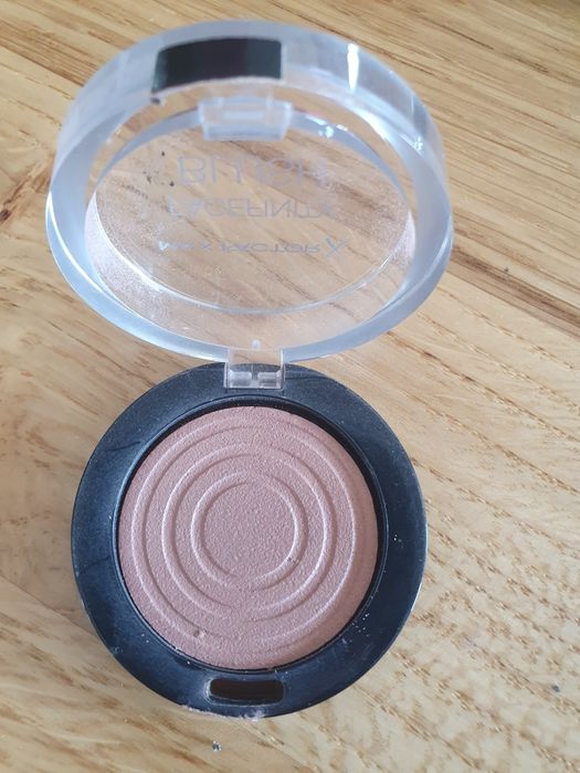 Max factor facefinity blush 10 nude mauve